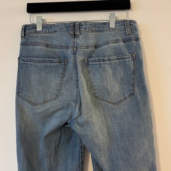 Caslon Boyfriend Jeans Women’s Size 8 Medium Wash Distressed Look Relaxed Fit - Picture 7 of 10